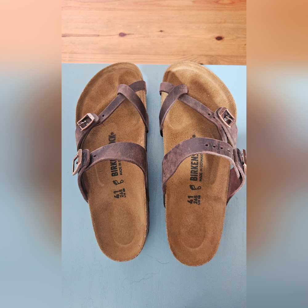 Brand-new Birkenstock Mayari Cross-Strap Sandals in Brown